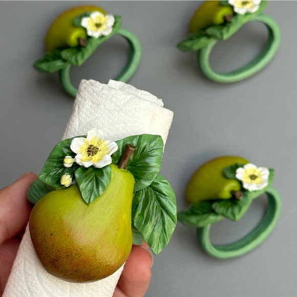 Set of 4 Green Pears Napkin Rings - Picture 4 of 8